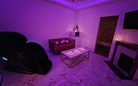 Maison Chic avec jacuzzi. UrbanSpa60